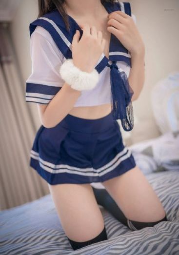 麻豆精品传媒一二三区艾秋导演_BT种子下载