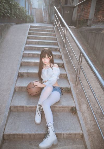 60岁老女人裸体毛茸茸_视频全集