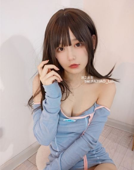 亲吻脱衣揉胸_蓝光动漫免费观看