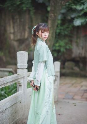 秋霞伦理片免费观看手机版_4K电影全集观看