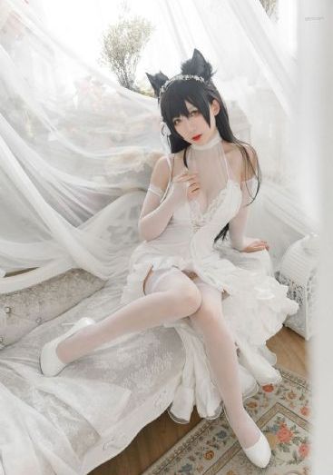 喝酒看美女游戏介绍_BD国语电影在线看